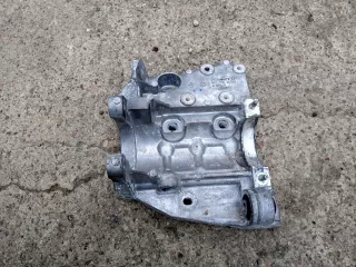 J9C3-4H473-AA Кронштейн двигателя Jaguar E-PACE Арт AL15833601692