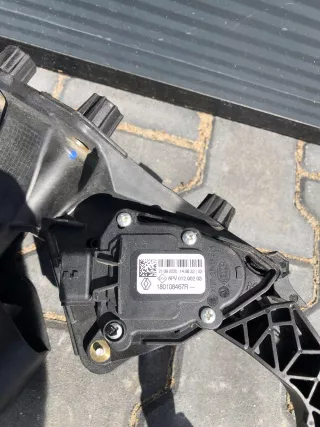 180108467R Педаль газа Dacia Duster 2 Арт AL16132363111, вид 4