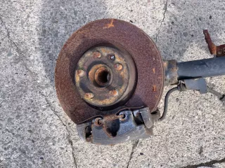 Кулак поворотный передний правый Ford B-Max 2019г.  - Фото 3