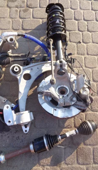 K8D2-18K001-AB Кулак поворотный передний правый Land Rover Evoque 2 Арт AL17125643477, вид 2