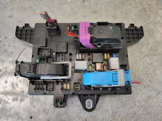 13449201 Короб предохранителей Opel Astra J Арт AL15951590788, вид 1