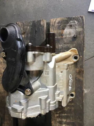 7624135 Насос масляный BMW X5 F15 Арт AL12481728391_3, вид 1
