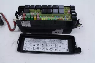BH22-14290-KB Короб предохранителей Land Rover Discovery 3 Арт AL12515753905, вид 3