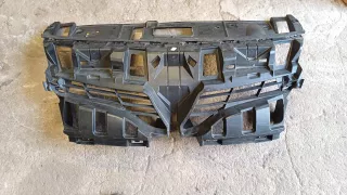  Решетка радиатора Renault Scenic 3 Арт AL15799678542