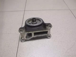 31375677 Volvo Кронштейн масляного фильтра Volvo C30 2.0л Арт E100136829, вид 2