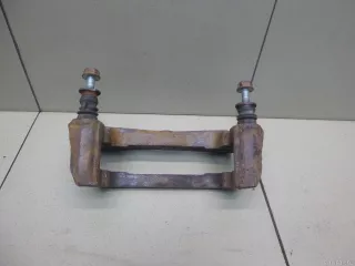 26225SC030 Subaru Скоба суппорта переднего левого Subaru Impreza 5 Арт E100462913, вид 1
