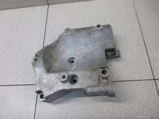 6652301039 Ssang Yong Кронштейн компрессора кондиционера SsangYong Rodius 1 Арт E100497337, вид 2