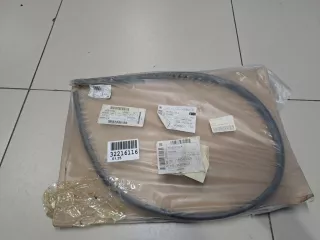 5E0823723A Уплотнитель капота Skoda Octavia A7 Арт Z343512, вид 1