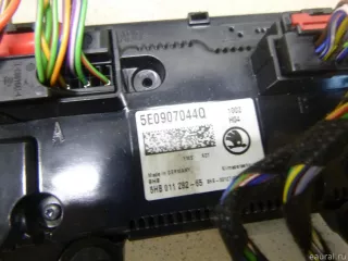5E0907044QYMS VAG Блок управления климатической установкой Skoda Octavia A8 Арт E12788669, вид 5