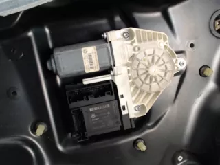 1K9959793 двигатель стеклоподъемника перед лев Volkswagen Passat B6 Арт 22028482/1