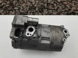 9496111 Компрессор кондиционера BMW 5 G30/G31 Арт AL13350011109_3, вид 3