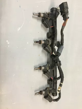 06K133681C Форсунка Skoda Octavia A8 Арт AL13396068899_3, вид 2