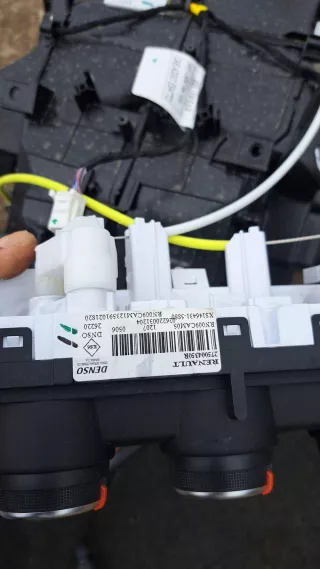 231009933R Генератор Renault Arkana Арт AL13483844808, вид 3