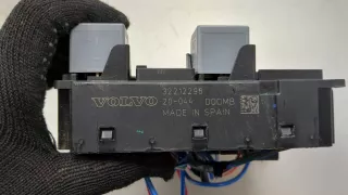 32212298 Блок предохранителей Volvo V60 1 Арт 9290932, вид 2