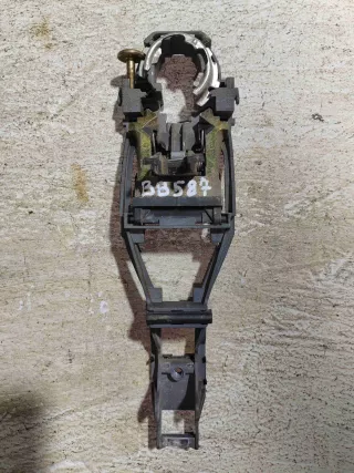 3B0837885 Скелет ручки наружной передней левой   Volkswagen Passat B5 Арт BB587, вид 1