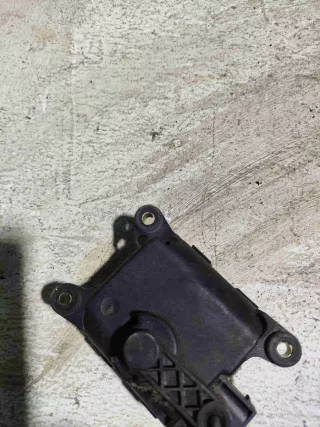 4B1820511A Моторчик заслонки печки   Audi A6 C5 (S6,RS6) Арт AUC51, вид 3