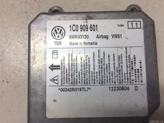 1C0909601031 VAG Блок управления AIR BAG Skoda Octavia A8 Арт E90425644, вид 2