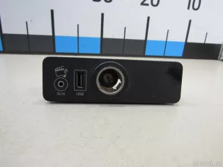 LR044901 Land Rover Разъем AUX / USB Land Rover Evoque 1 restailing Арт E80999421, вид 1