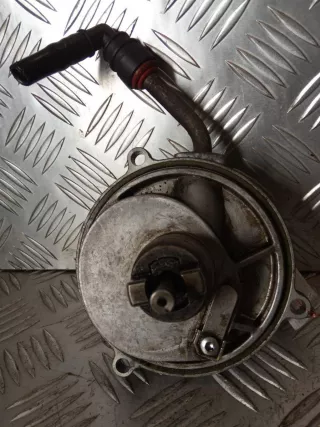 A6682300165 Насос вакуумный Mercedes A W168 Арт 21727, вид 2