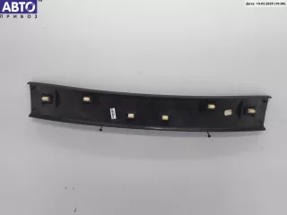 1u9867715 Накладка двери (крышки) багажника Skoda Octavia A4 Арт 55025644, вид 2