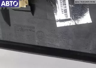 1u9867715 Накладка двери (крышки) багажника Skoda Octavia A4 Арт 55025644, вид 3