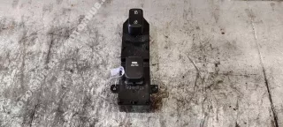 935752T010 Кнопка стеклоподъемника переднего правого Kia Optima 3 Арт 00112586