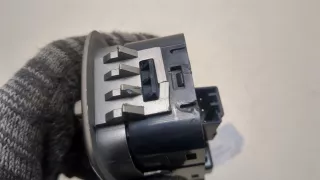 C2Z17218 Кнопка стеклоподъемника переднего правого Jaguar XF 250 Арт 20206410, вид 2