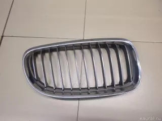 51137201970 BMW Решетка радиатора правая BMW 3 E90/E91/E92/E93 Арт E100538121