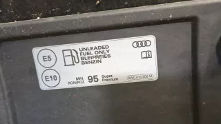 8W0010508M Лючок бензобака черный Audi Q3 2 Арт 20230791, вид 4