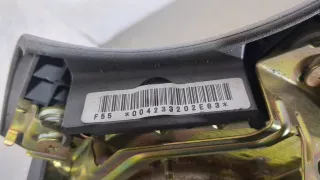 4513052011B0 Подушка безопасности водителя Toyota Yaris 1 Арт 20230739, вид 4