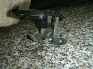 Ручка открывания лючка бензобака Honda Civic 8 restailing 2008г.  - Фото 2