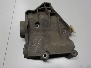 YLU500151 Land Rover Кронштейн генератора Land Rover Discovery 3 Арт E50059594