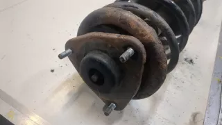 MR369111,MR913023 Амортизатор передний левый Mitsubishi Carisma Арт 9507267, вид 2