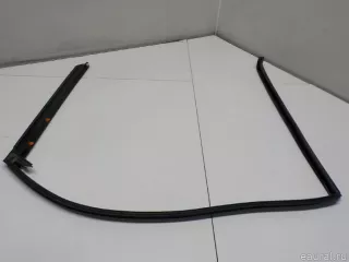 LR058560 Land Rover Уплотнитель стекла двери Land Rover Discovery 5 Арт E51123625, вид 2