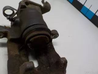 MR955246 Mitsubishi Суппорт тормозной задний правый Volvo S40 1 Арт E52528063, вид 7