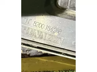8200186288 Решетка радиатора Nissan Kubistar Арт 57330, вид 9
