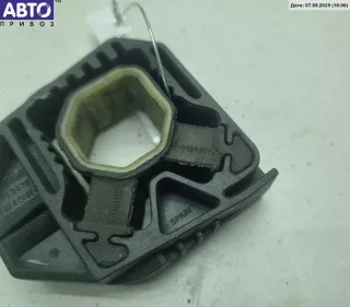 1k0121367d Кронштейн радиатора Volkswagen Golf 5 Арт 55036483, вид 2