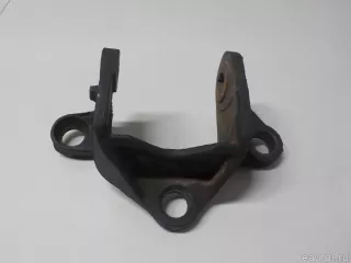 LD47E39080AA Ford Кронштейн опоры двигателя Ford Escape 1 Арт E52100074