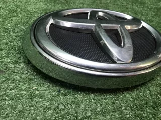 753100K080 Эмблема решетки радиатора  нв Toyota Fortuner 2 Арт 0000007359798, вид 6