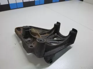 0K2N115810 Hyundai-Kia Кронштейн компрессора кондиционера Kia Carens 2 Арт E5780291, вид 3