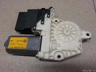 1C0959812A VAG Моторчик стеклоподъемника Volkswagen Golf 4 Арт E30769459, вид 1