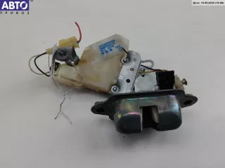 63100FE000 Замок багажника Subaru Impreza 2 Арт 55105445, вид 1
