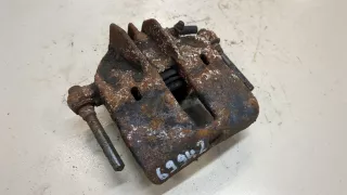 MR249222 Суппорт тормозной передний левый Mitsubishi Carisma Арт 8943328, вид 1