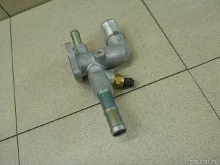 256002E100 Hyundai-Kia Фланец (тройник) системы охлаждения Hyundai i30 GD Арт E100404396, вид 2