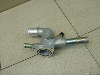 256002E100 Hyundai-Kia Фланец (тройник) системы охлаждения Hyundai i30 GD Арт E100404396, вид 3