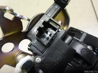 8R0827505 VAG Замок крышки багажника Audi A6 C6 (S6,RS6) Арт E100549664, вид 6