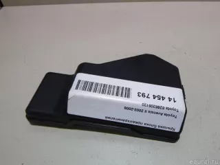 8266205120 Toyota Крышка блока предохранителей Toyota Avensis 2 Арт E14454793, вид 3