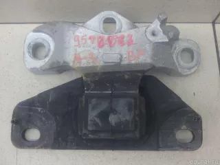 BDGH39070 Mazda Опора КПП правая Mazda 3 BP Арт E95712562, вид 1