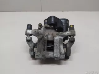  Суппорт тормозной задний правый Mazda 3 BP Арт E23233057