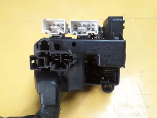 72543033 Блок предохранителей Mazda 323 F Арт 156029, вид 2